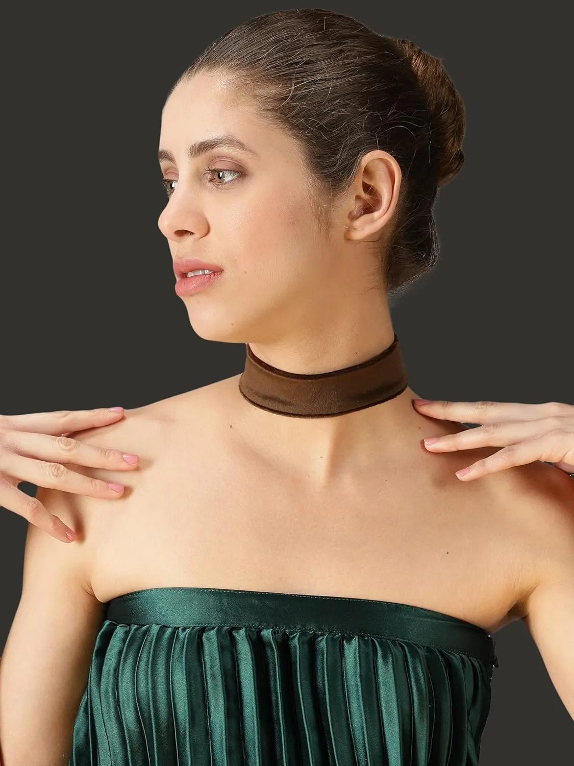 Black Choker Necklaces for Women, Wide Velvet Thick 90s Ribbon Neck Collar