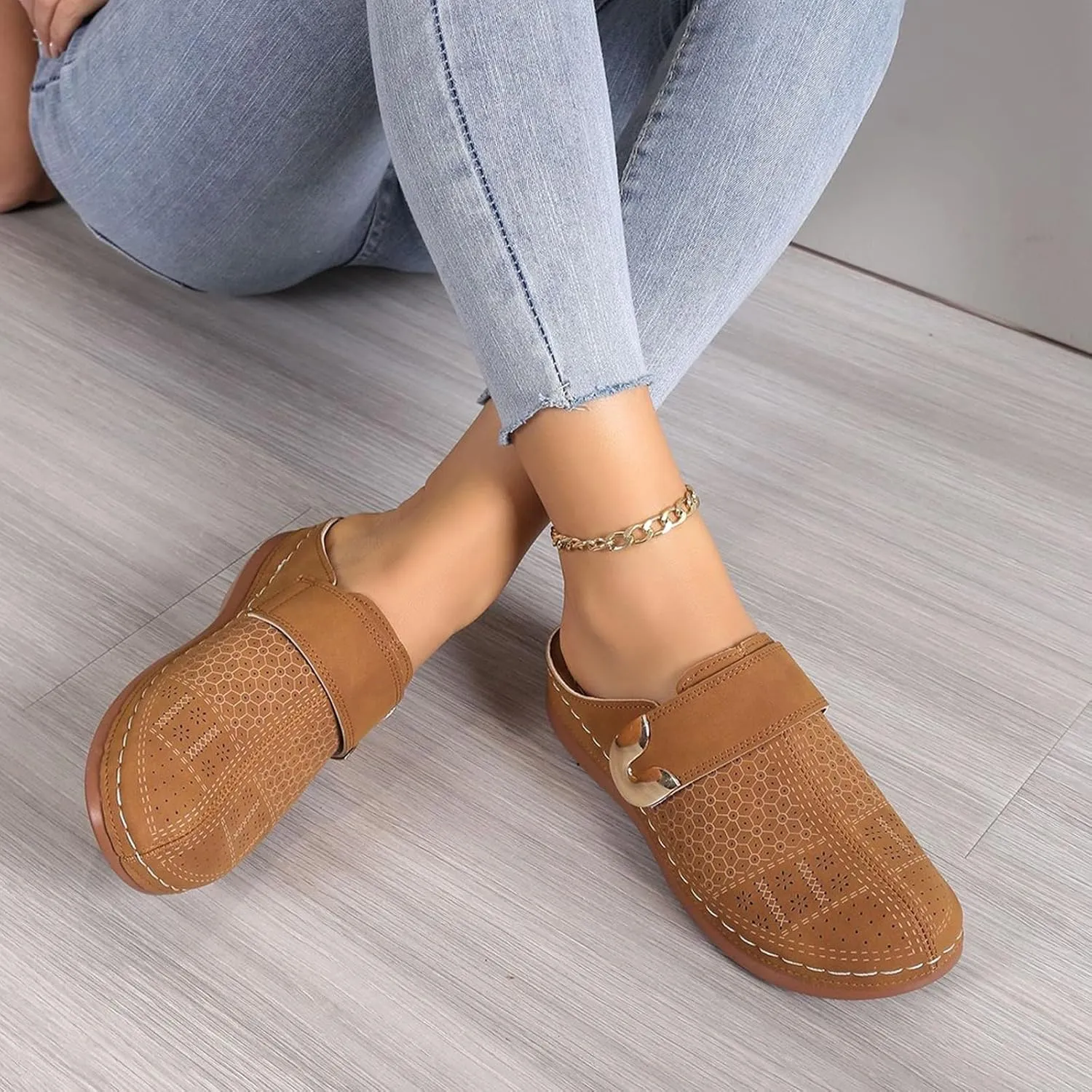 Clogs for Women Slip on Mules Shoes Walking Comfortable Non Slip Closed Toe Sandals Health Arch Support Shoes Dressy Mule Summer Casual Sandals Beach Walking Sandal