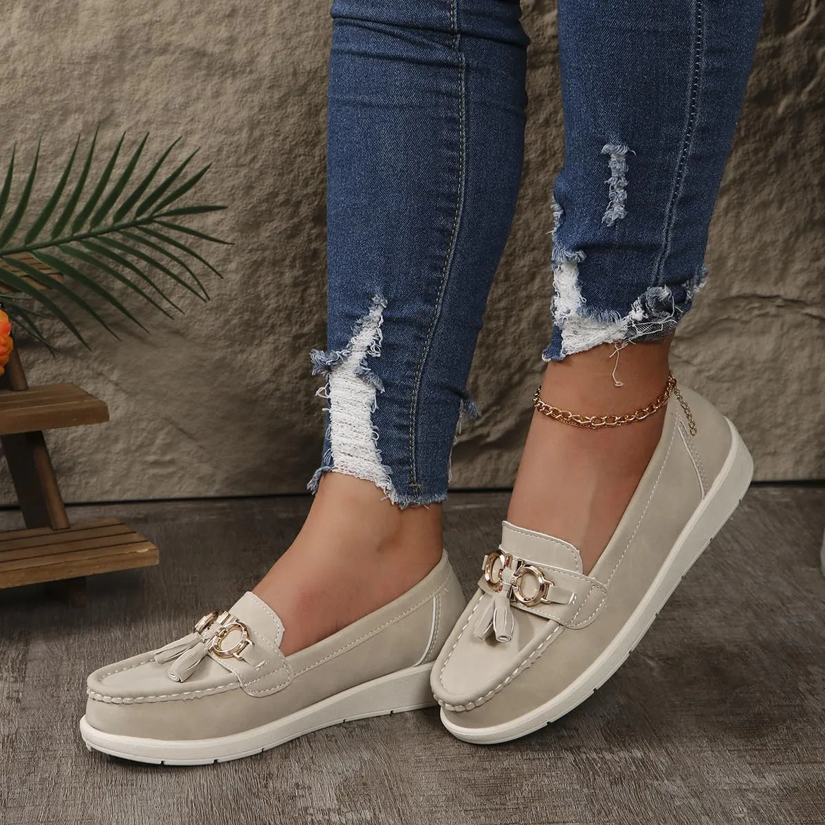 Geerta Women's Moccasins Cute Fashion Chain Decorated Round Toe Low Top Shoes Orthopedic Sandals, Casual Comfortable Lightweight Slip on Shoes, Female Solid All-Match Loafers Beach Travel, Daily Wear