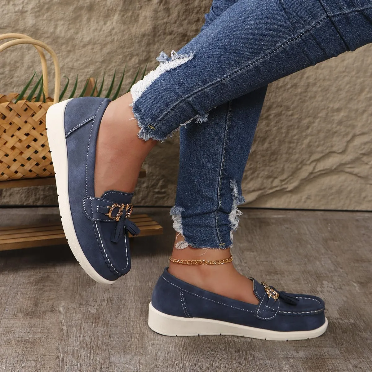 Geerta Women's Moccasins Cute Fashion Chain Decorated Round Toe Low Top Shoes Orthopedic Sandals, Casual Comfortable Lightweight Slip on Shoes, Female Solid All-Match Loafers Beach Travel, Daily Wear