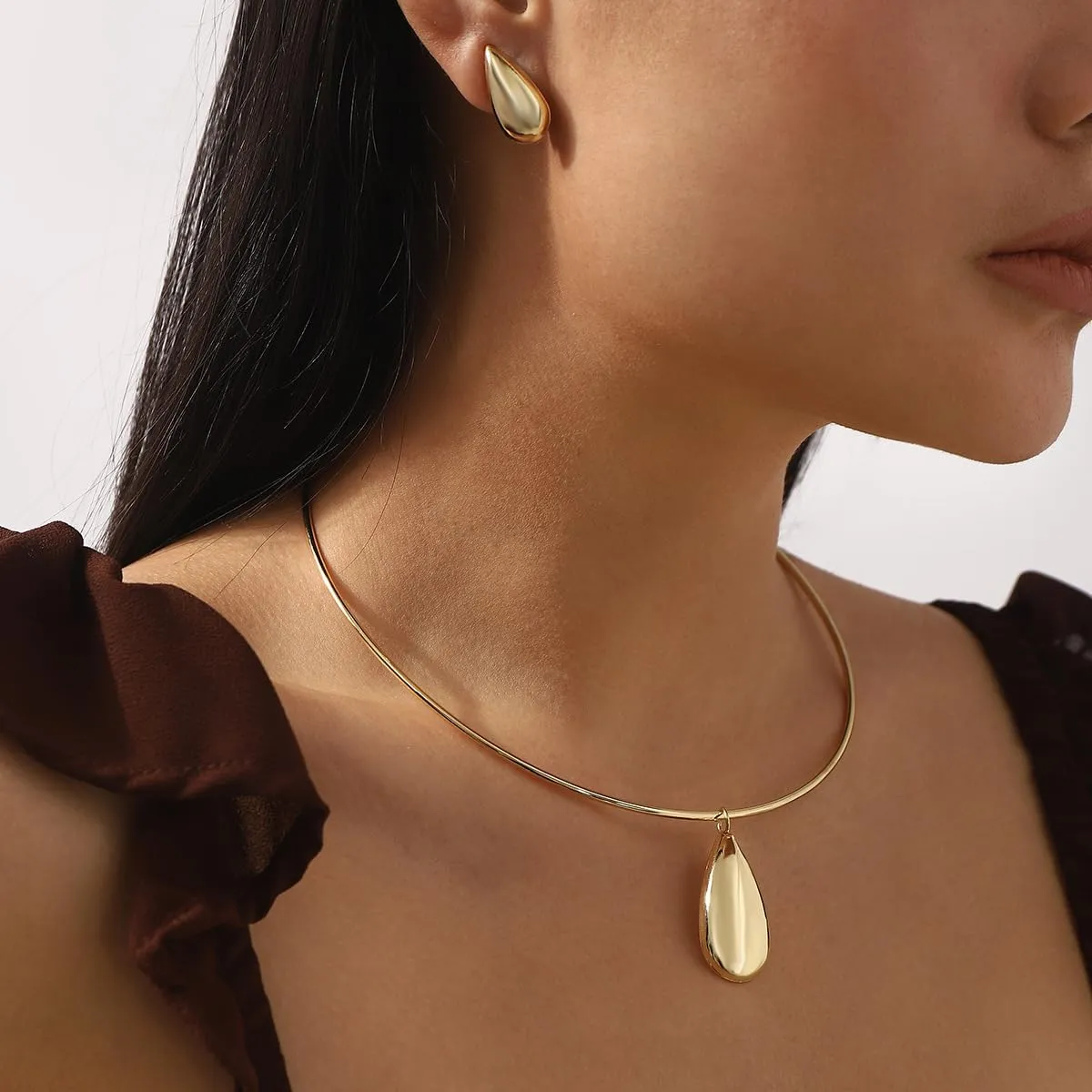 Gold Choker Necklaces Earrings Set For Woman Minimalist Geometric Pendant Collar Necklace Earrings Gold Hoop Statement Pendant Jewelry Set For Women