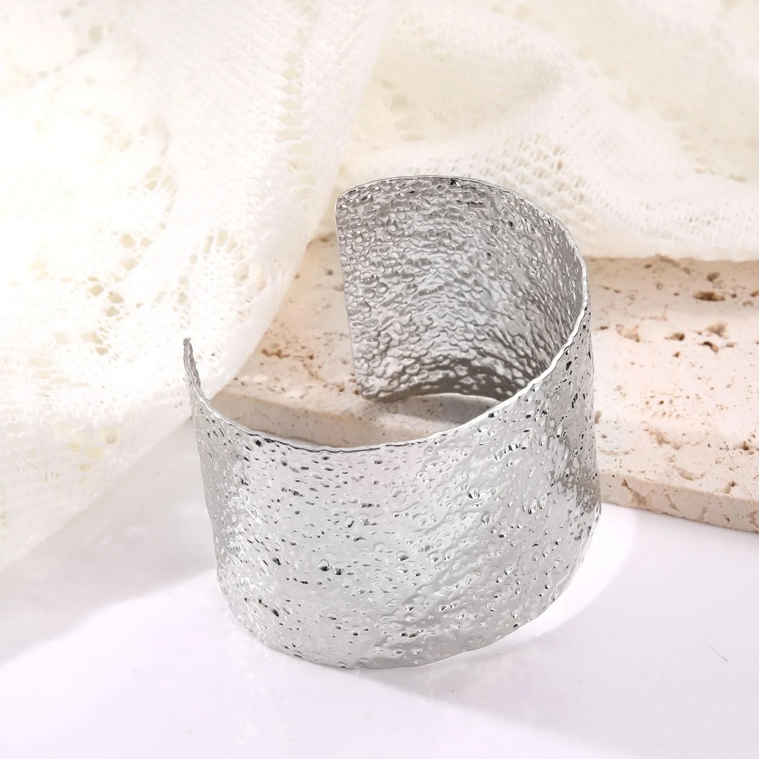 HEIDKRUEGER Chunky Gold Cuff Bracelets Hammered Textured Open Cuff Bangle Bracelet for Women Wave Irregular Statement Bracelet Jewelry