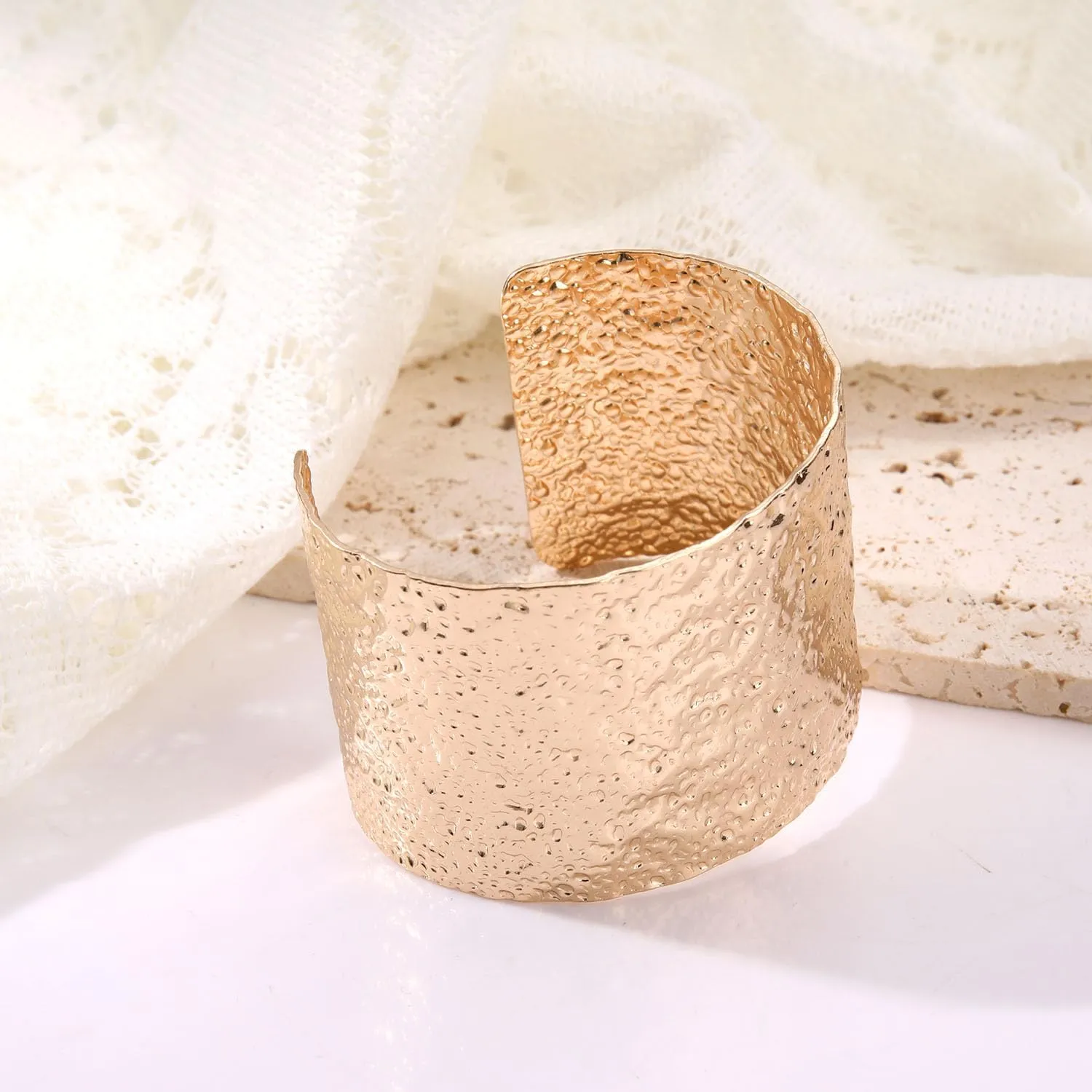 HEIDKRUEGER Chunky Gold Cuff Bracelets Hammered Textured Open Cuff Bangle Bracelet for Women Wave Irregular Statement Bracelet Jewelry