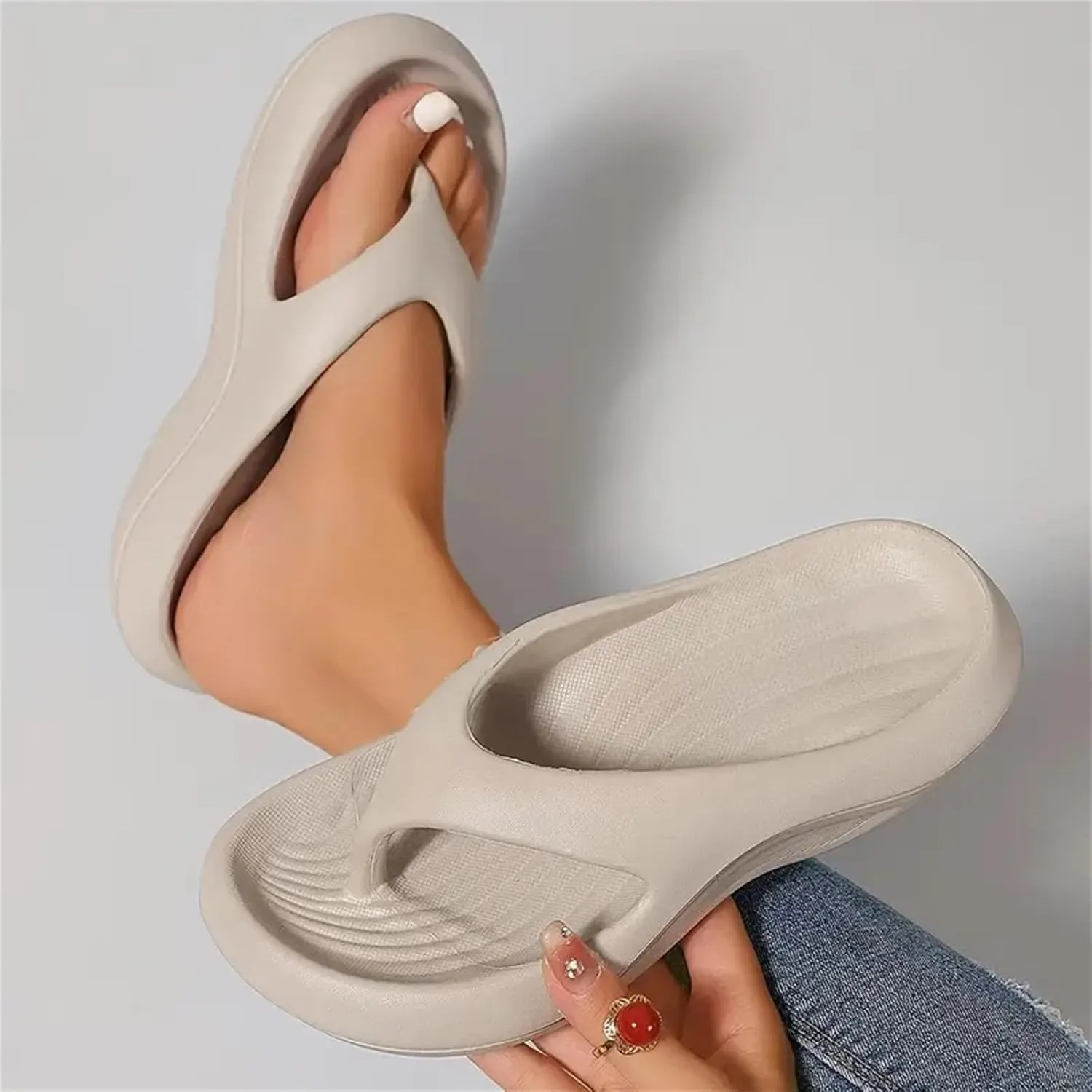 Orthopedic Flip Flops for Women Pressure Relief EVA Sandals Everywear Ara Thong Sandal Arch Support Recovery Sandals Soft Summer Beach Shoes Comfortable Pillow Shoe