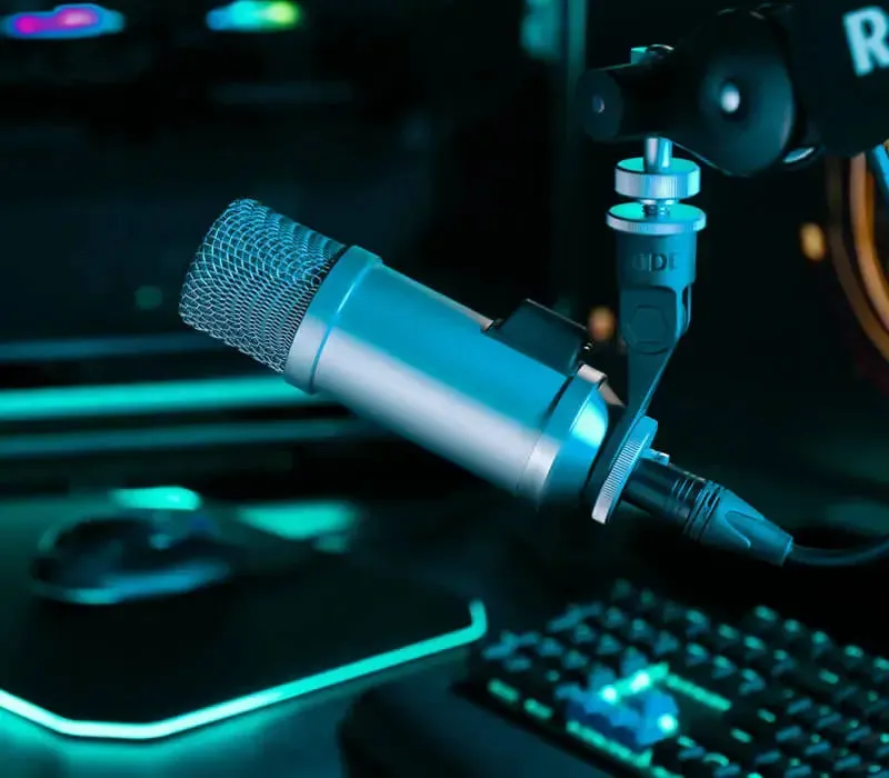 RODE Broadcaster Large-Diaphragm Cardioid Condenser Microphone