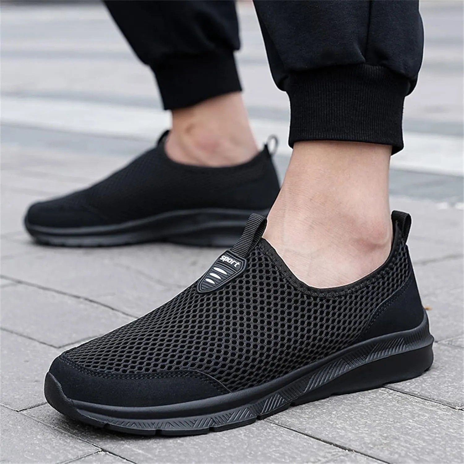 Women's Mesh Lace Lightweight Low-Cut Sneakers, Casual Tennis Shoes, Non-Slip, Fashionable Knitted Socks Shoes are Comfortable and Breathable