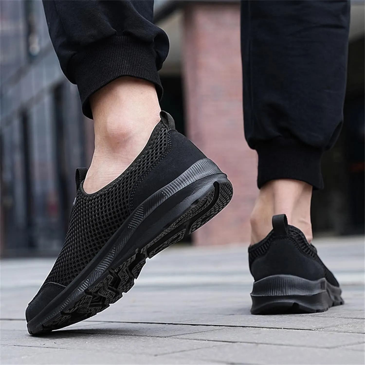 Women's Mesh Lace Lightweight Low-Cut Sneakers, Casual Tennis Shoes, Non-Slip, Fashionable Knitted Socks Shoes are Comfortable and Breathable